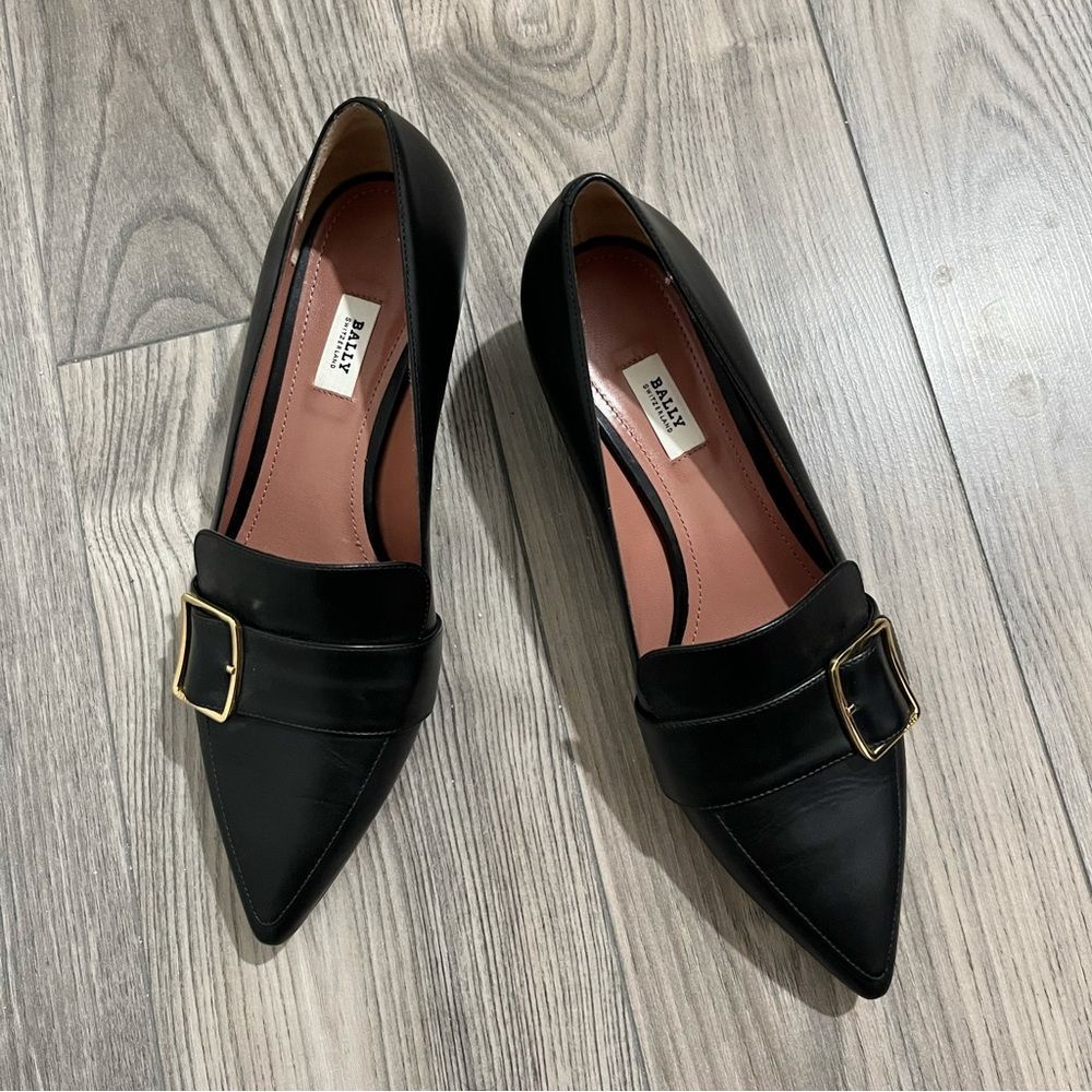 Bally Switzerland black leather loafers Size 7